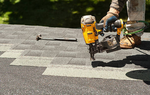 Best Roof Gutter Cleaning  in Peaceful Valley, WA